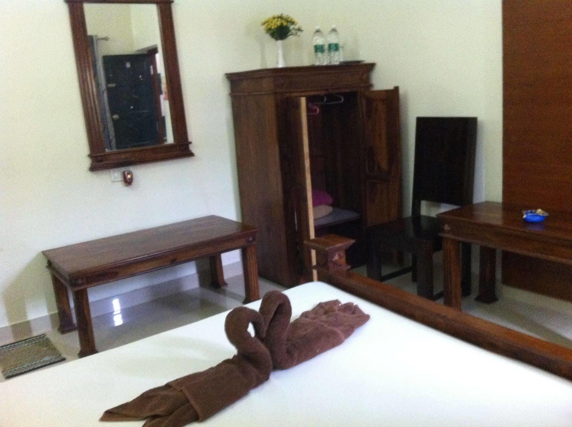 Oyo Home 63551 Pleasant Stay Near Fort Kochi Beach Exterior foto